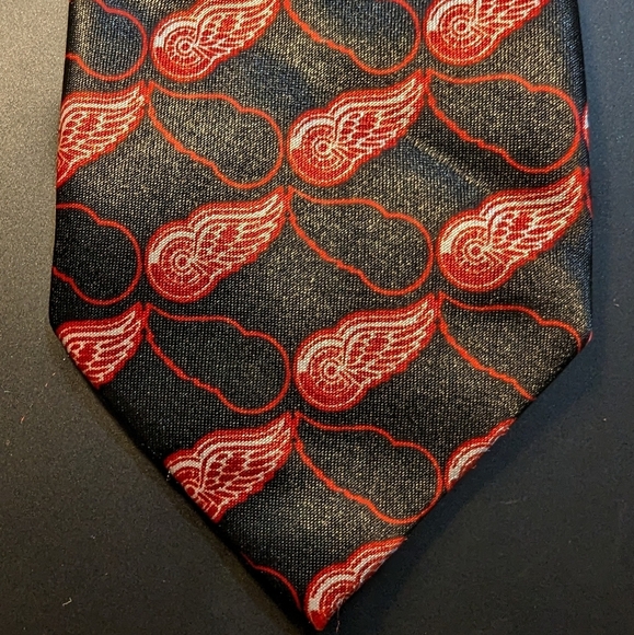 Detroit Red Wings tie - Picture 3 of 4